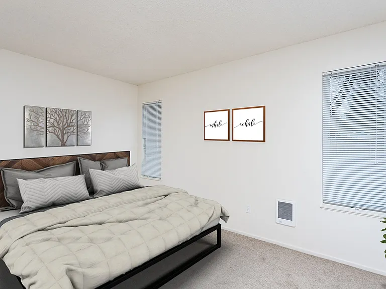 Tulip Crest Apartments — Photo 17