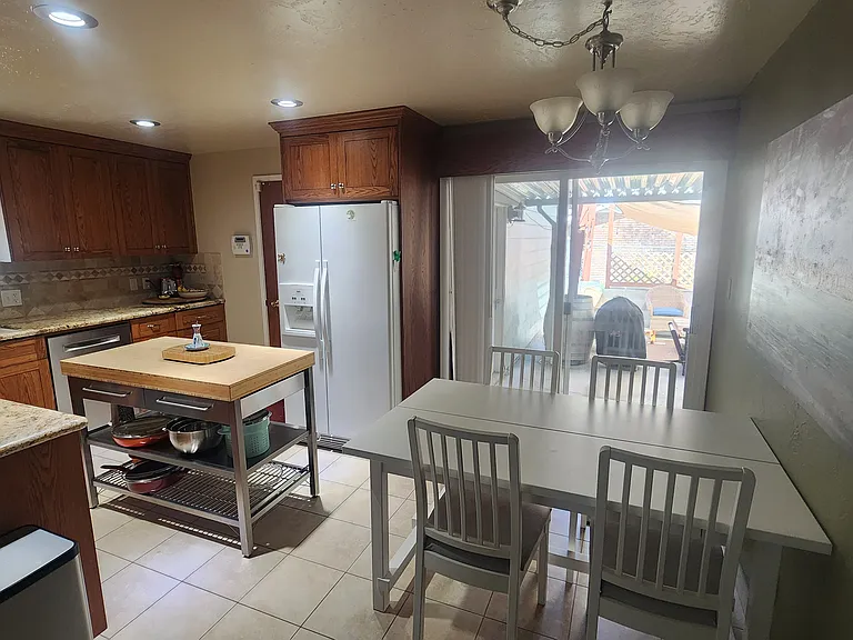 501 Bath St — Photo 6