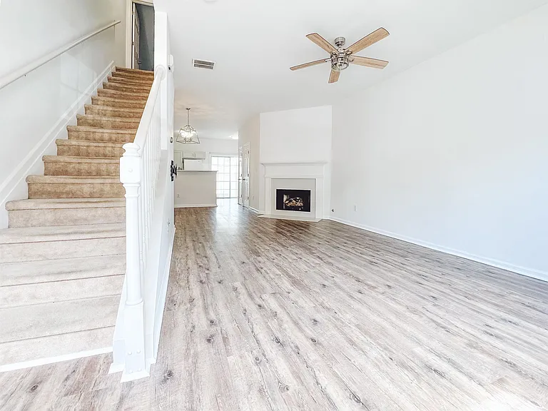 3247 Hidden Cove Cir — Photo 18