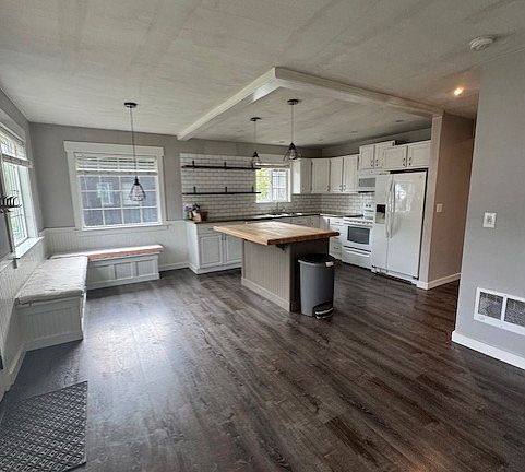 3rd image of 409 Washington Ave