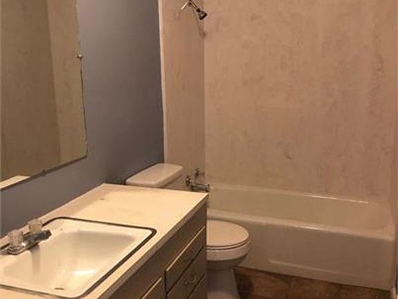 4th image of 247 Idlewild Dr