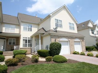 8 Thoreau Ct, East Windsor, NJ 08520