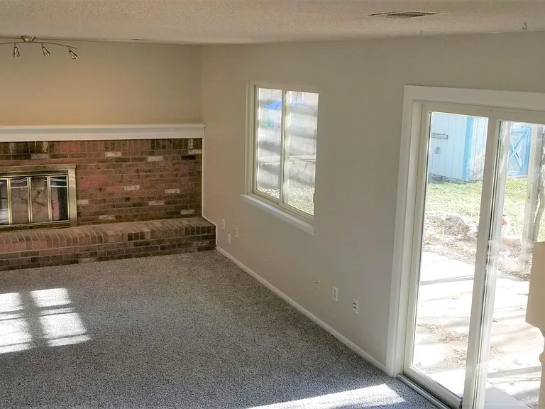 3162 Worthington Ave — Photo 12