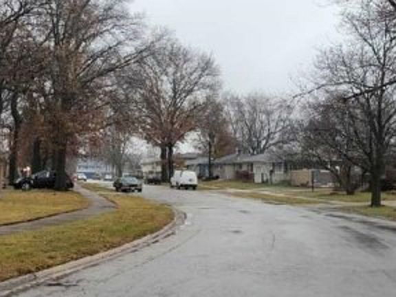 Exterior Neighborhood (street photo)