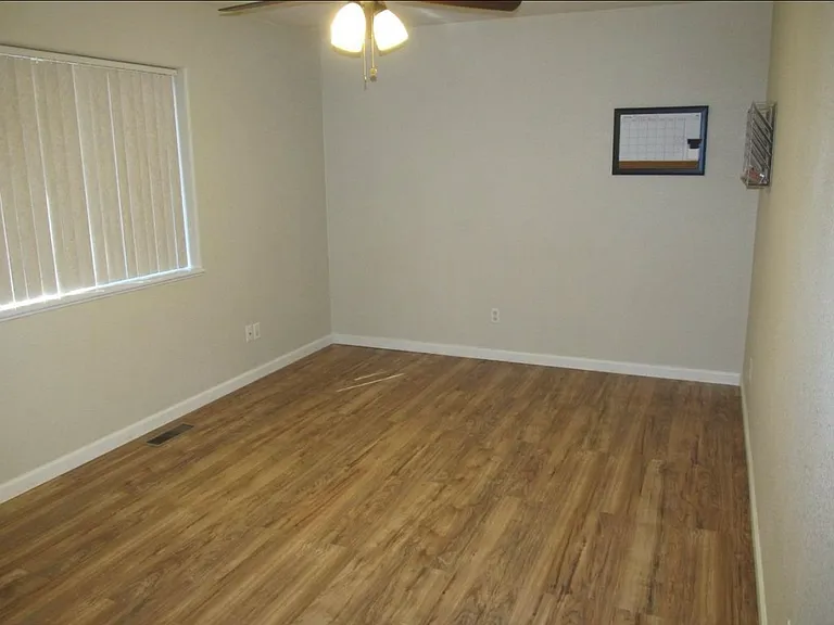 2559 S Rocking Horse Ln — Photo 8