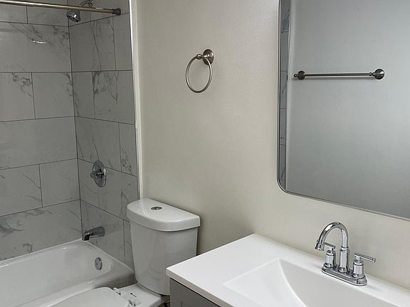 5th image of 1014 W Huntington Dr #25