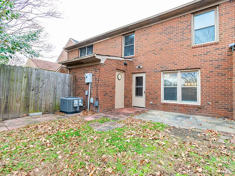 248 Loch Cir — Photo 16