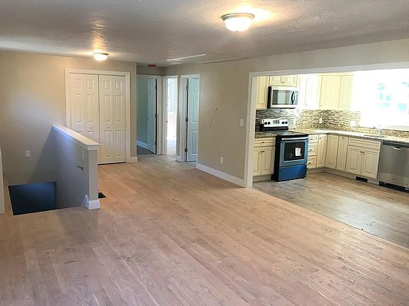 2nd image of 57 Sherwood Cir