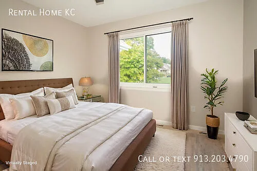 Freshly Remodeled Split-level 3-bed/1.5-bath Duplex #8862 — Photo 4