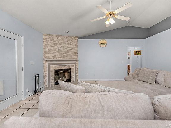 3rd image of 2706 Riverside Landing Dr