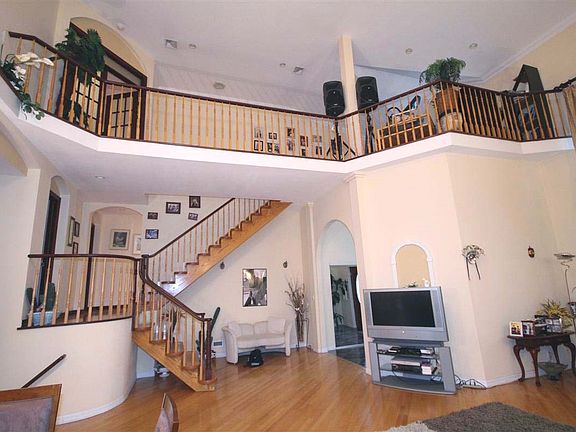 2nd image of 349 Mayfair Dr S