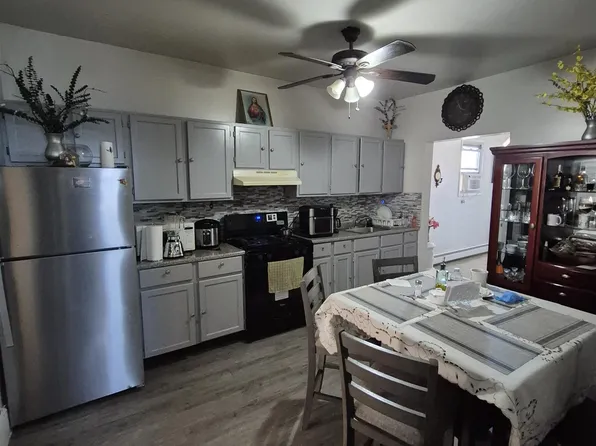 520 42nd Street image 6 of 27