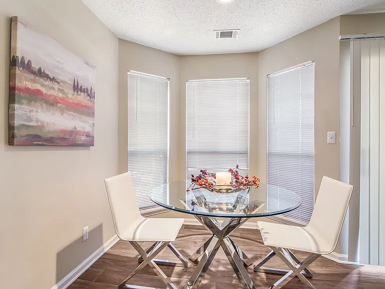 Poplar Place — Photo 10