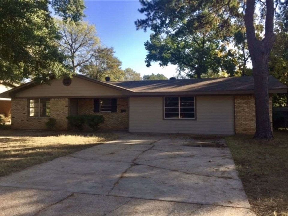 1st image of 800 Melinda Ln