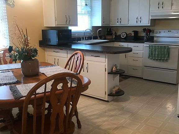 Kitchen and dining room 