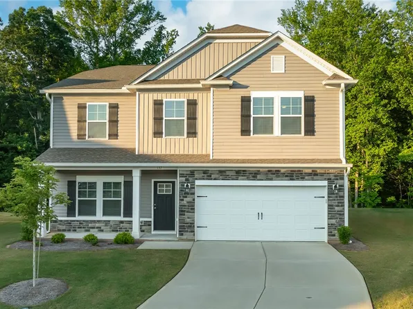 137 Granada Pl, Seneca, SC 29678
