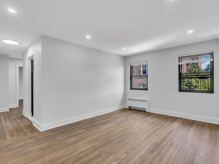 Palisades Manor Apartments — Photo 13