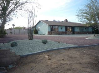 16320 Tao Rd, Apple Valley, CA 92307