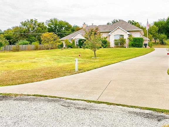 2nd image of 3911 Monterrey Dr