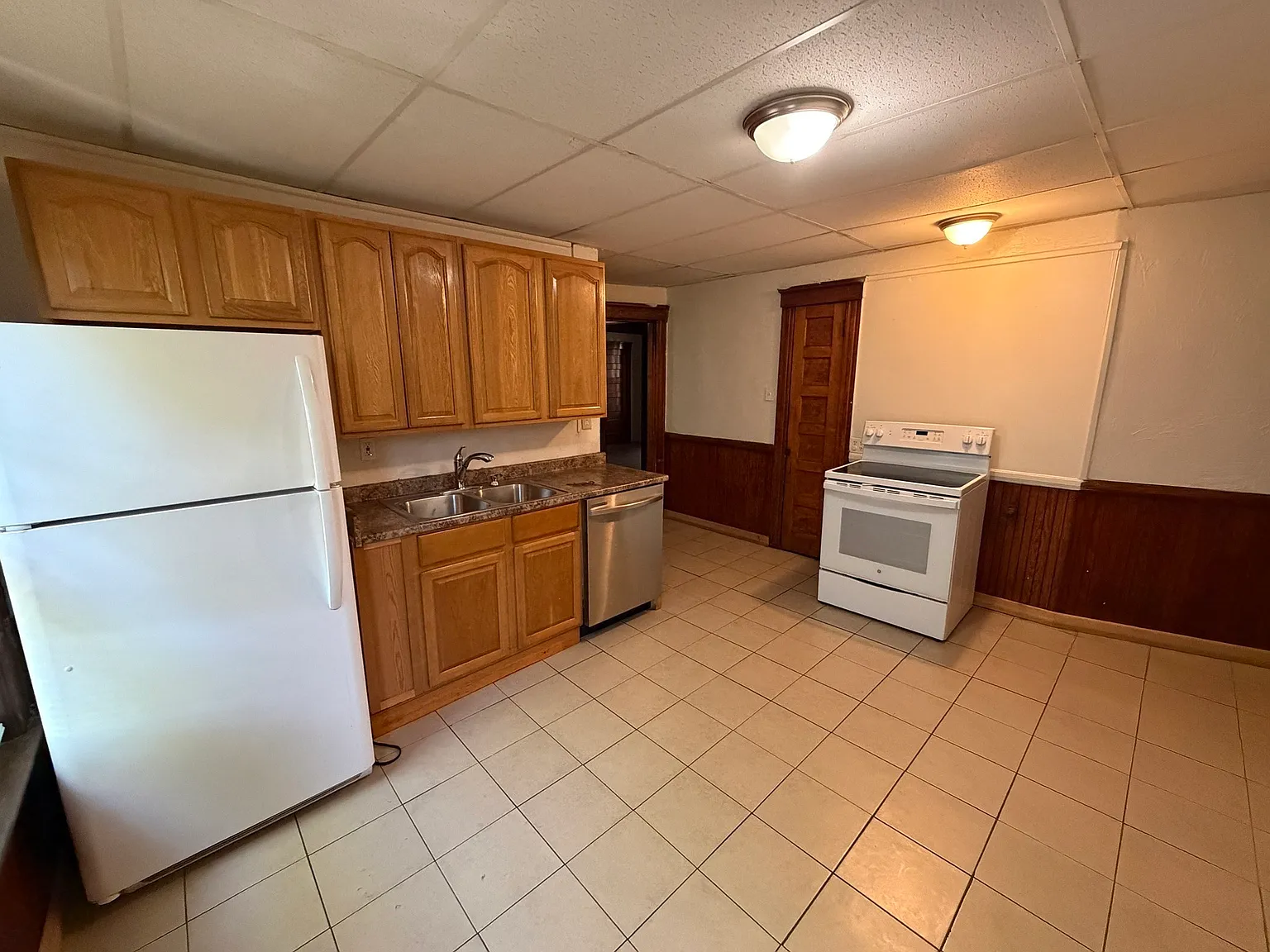 4 bed, 1400 sqft, $2,250 — Photo 1