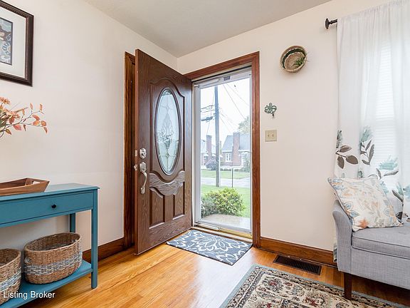 5th image of 858 Melford Ave