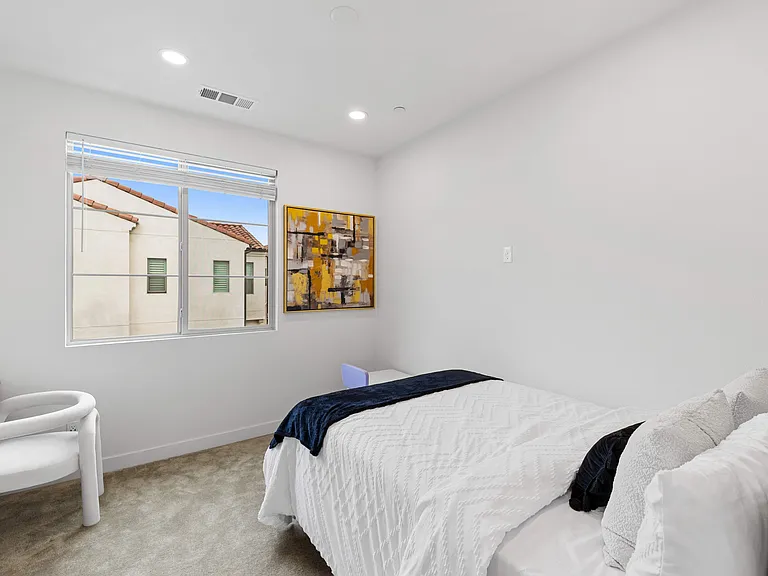 35 Bedford Ct — Photo 31