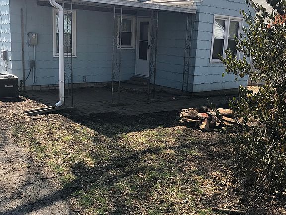 2nd image of 14 W 79th St