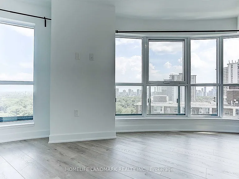 585 Bloor St E #1618 — Photo 17