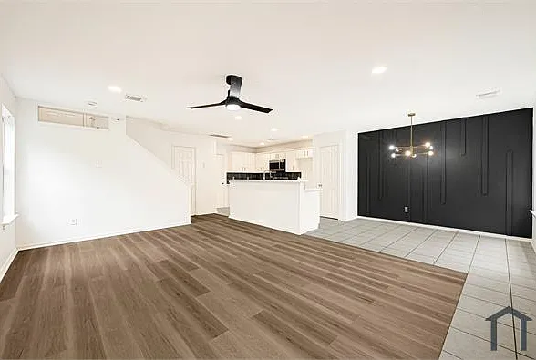 146 S Walden Elms Cir — Photo 25