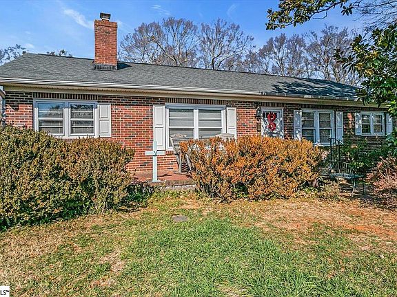 2nd image of 26 Rockwood Dr