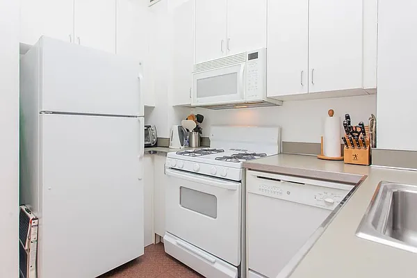 Rented by Citi Habitats | media 43