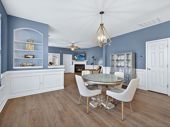 4th image of 8498 Central Dr