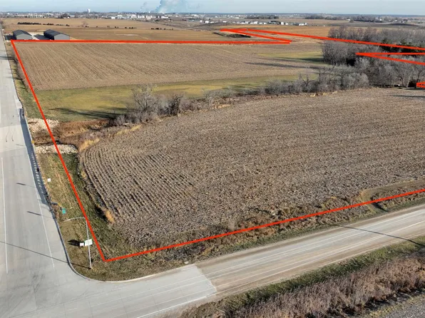 115 Benesh Ln, Cedar Rapids, IA 52404