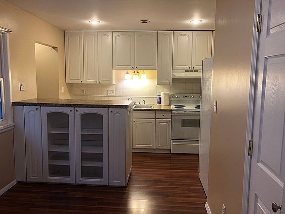 Kitchen view from dining rm