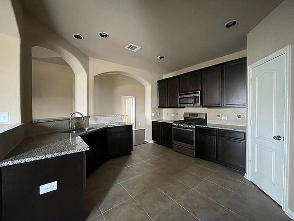 3rd image of 8258 Arezzo Dr