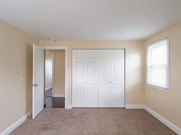 Lake Heights Apartments — Photo 5