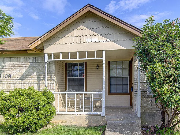 8108 W Gate Blvd #A — Photo 2