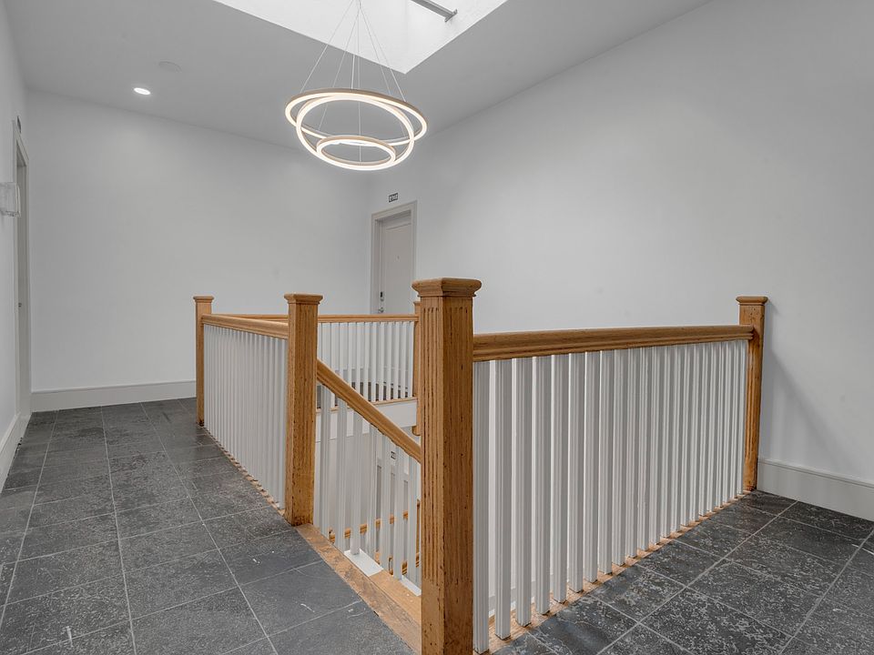 1st image of 311 Summit Ave #7