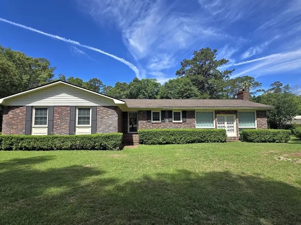 141 Dechene Dr, Thomasville, GA 31757