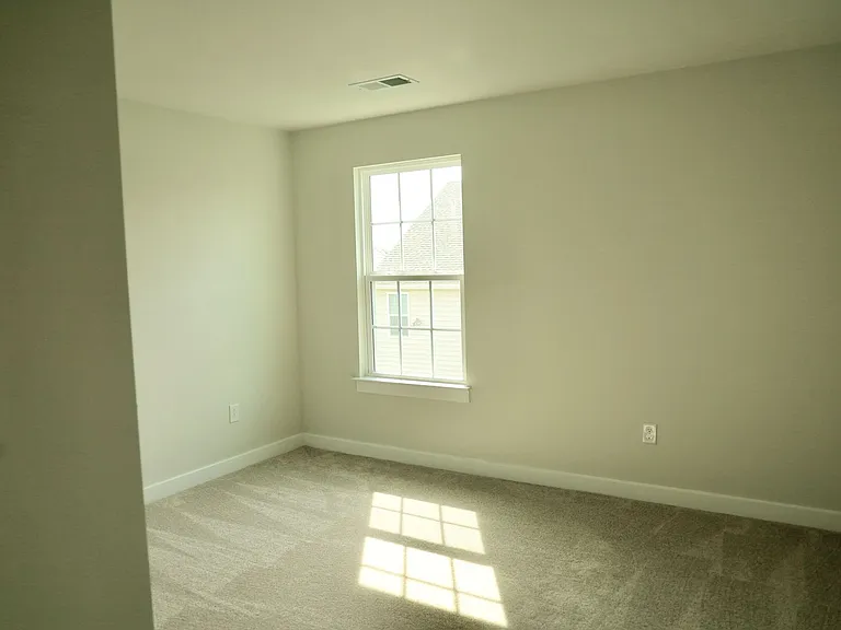 1331 Darling Dr — Photo 13