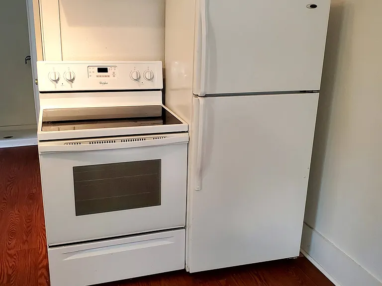 109 4th Ave SE #3 — Photo 3