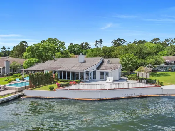 35 Lakeview Vlg, Montgomery, TX 77356