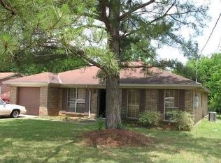 6221 Lycoming Rd, Montgomery, AL 36117