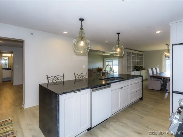 222 Park Place Ln Unit 1C, Kaiser, MO 65047