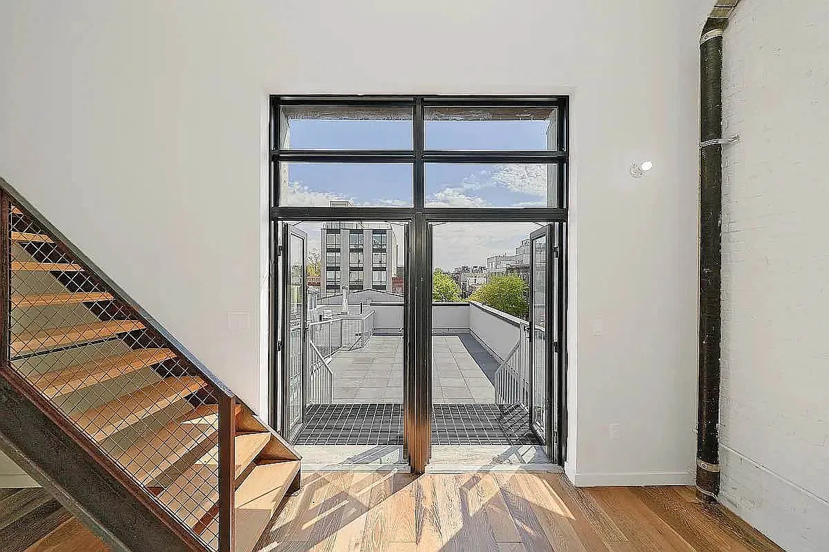 945 Bergen Street — Photo 2