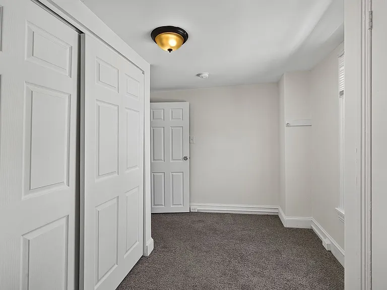 223 N New St — Photo 26
