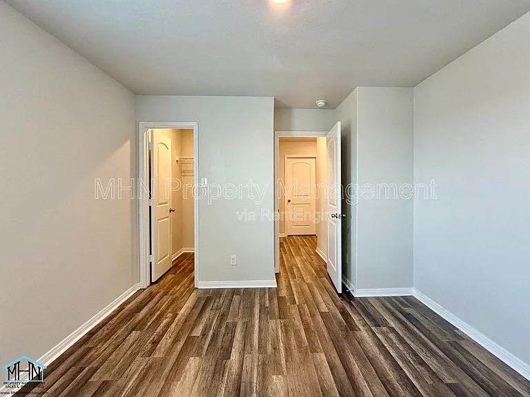 10950 Chippewa Trce — Photo 21