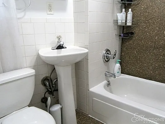 Rented by City Connections Realty | media 29