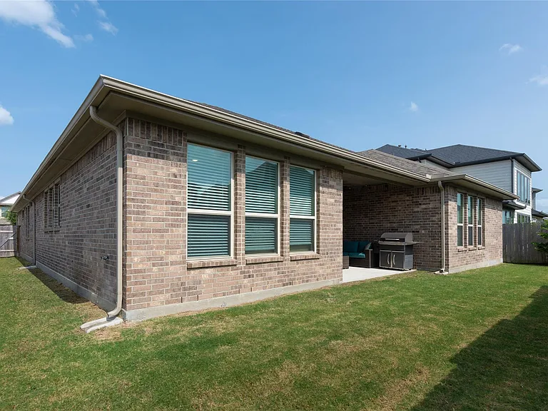 9211 Lowell Cliff Dr — Photo 39