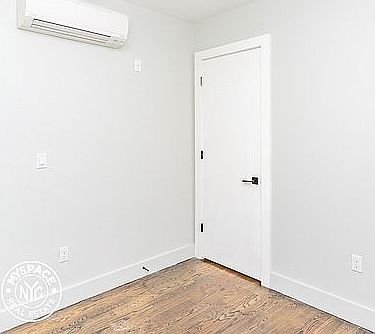 5th image of 164 Erasmus St #3B